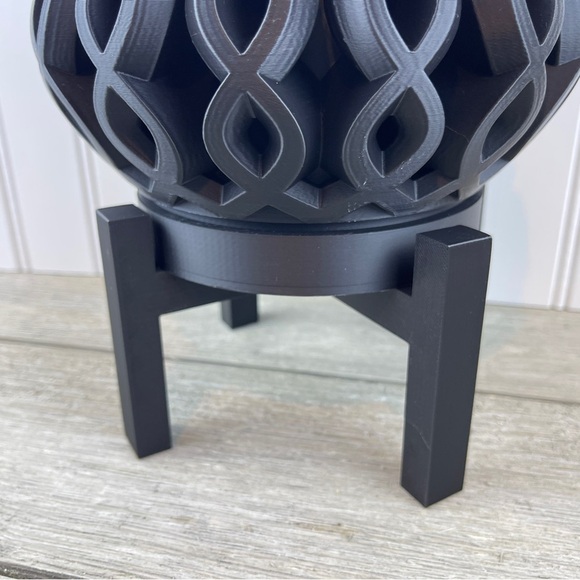 Modern Indoor Flower Pot, The Cylas Planter Pot w/ Drainage Hole - Picture 5 of 9